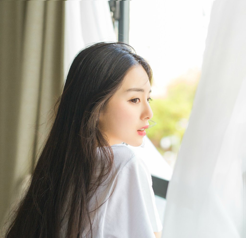 “那些辎重，就赏给这些人吧。”庞德看了一眼已经开始有些混乱的西域战士，皱了皱眉道，作为吕布帐下的精锐部队，对于刘备留下来的那些东西，可是不怎么看得上眼的，但那些兵器对于西域将士而言，还是很有吸引力的。